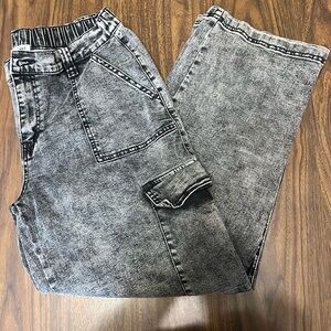 Bundle women’s cargo jeans